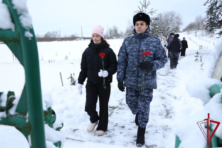 В городе Волхове сотрудники Росгвардии провели мероприятие, посвященное Дню прорыва блокады Ленинграда
