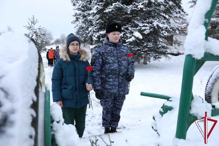 В городе Волхове сотрудники Росгвардии провели мероприятие, посвященное Дню прорыва блокады Ленинграда