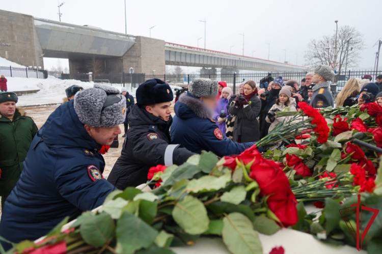 В Ленобласти представители Росгвардии приняли участие в мероприятии, посвященном 83-й годовщине прорыва блокады Ленинграда