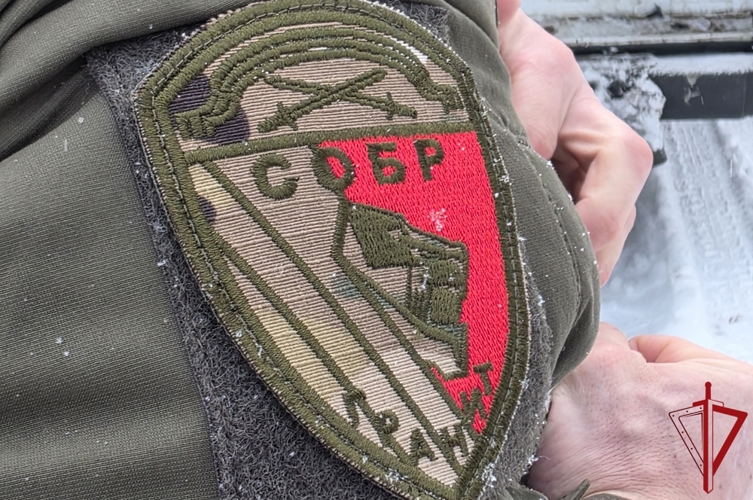 В Санкт-Петербурге при содействии СОБР Росгвардии задержаны подозреваемые в незаконном обороте наркотиков