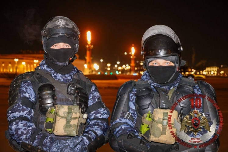 В Санкт-Петербурге подразделения Росгвардии обеспечили правопорядок во время праздничных мероприятий