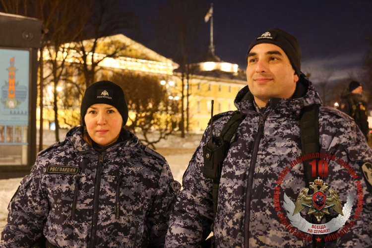 В Санкт-Петербурге подразделения Росгвардии обеспечили правопорядок во время праздничных мероприятий