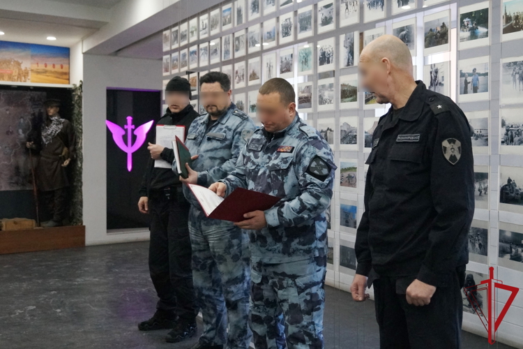 В ОМОН «Бастион» Росгвардии почтили память россиян, исполнявших служебный долг за пределами Отечества