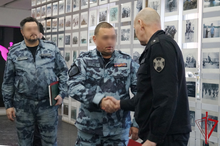 В ОМОН «Бастион» Росгвардии почтили память россиян, исполнявших служебный долг за пределами Отечества