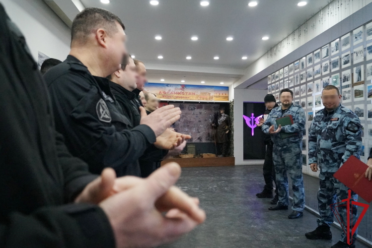 В ОМОН «Бастион» Росгвардии почтили память россиян, исполнявших служебный долг за пределами Отечества
