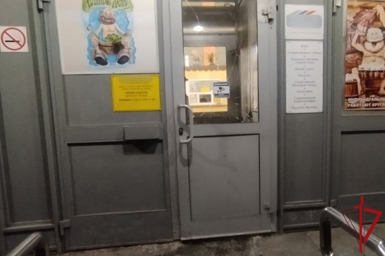 В Калининском районе наряд Росгвардии задержал дебошира, угрожавшего убийством администратору банного комплекса