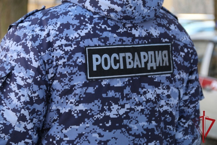 В Красногвардейском районе наряд Росгвардии задержал правонарушителя, скрывавшегося от правоохранителей почти два года