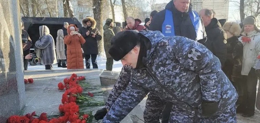 В Санкт-Петербурге и Ленинградской области росгвардейцы почтили память воинов-интернационалистов
