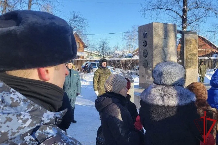 В Санкт-Петербурге и Ленинградской области росгвардейцы почтили память воинов-интернационалистов