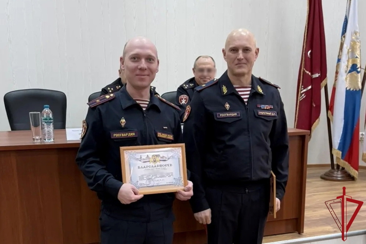 Начальник ГУ Росгвардии поздравил сотрудников Центра лицензионно-разрешительной работы с профессиональным праздником