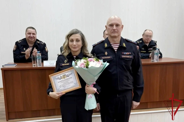 Начальник ГУ Росгвардии поздравил сотрудников Центра лицензионно-разрешительной работы с профессиональным праздником