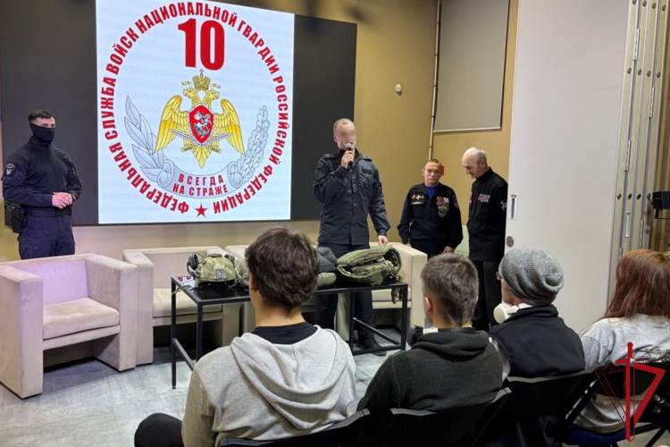 Представители транспортного ОМОН «Балтика» провели уроки мужества для петербургских учащихся