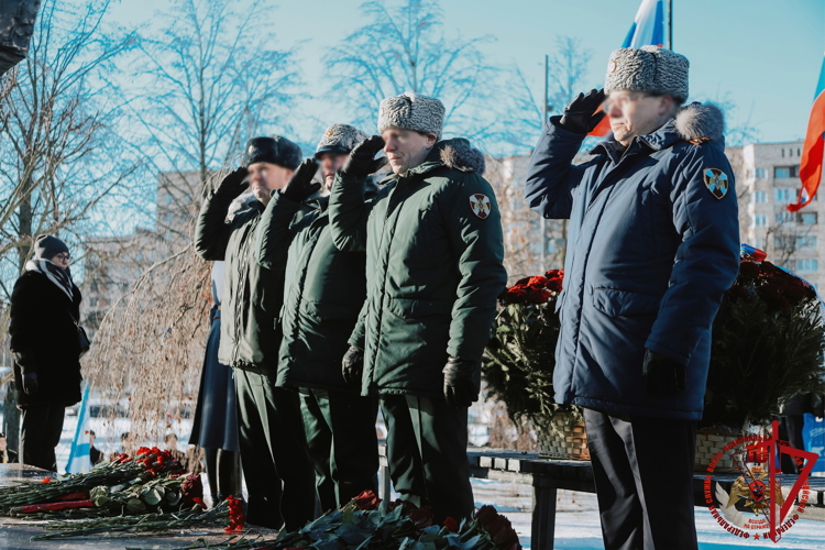 Росгвардейцы почтили память россиян, исполнявших служебный долг за пределами Отечества