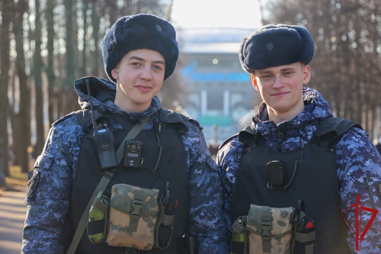Сотрудники и военнослужащие Росгвардии обеспечили правопорядок во время футбольного матча "Зенит" – "Кайрат"