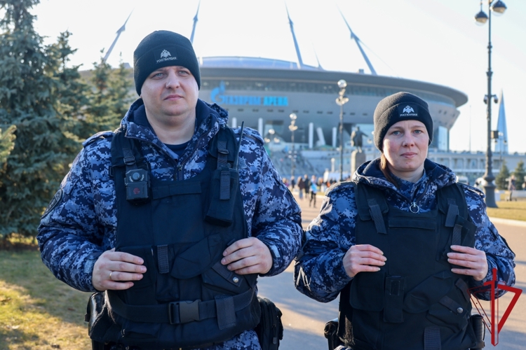 Сотрудники и военнослужащие Росгвардии обеспечили правопорядок во время футбольного матча "Зенит" – "Кайрат"