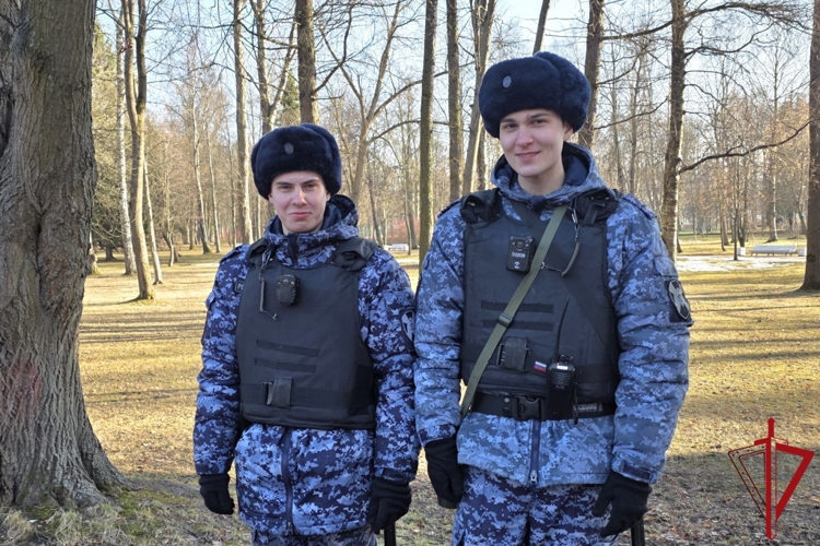 Сотрудники и военнослужащие Росгвардии приняли участие в охране правопорядка при проведении футбольного матча «Зенит» - «Динамо»