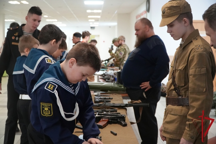 Представители Росгвардии приняли участие в проведении фестиваля-конкурса по военно-прикладным видам спорта среди учащихся кадетских классов