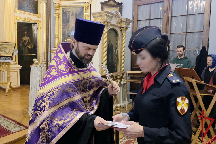В Санкт-Петербурге сотрудники Главного управления Росгвардии приняли участие в молебне в Князь-Владимирском соборе