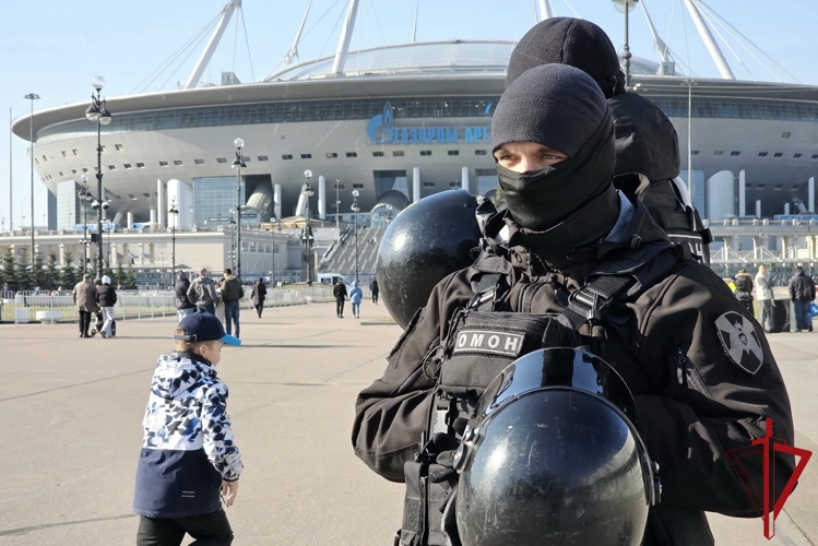 В Петербурге подразделения Росгвардии обеспечили правопорядок во время футбольного матча «Зенит» – «Спартак»