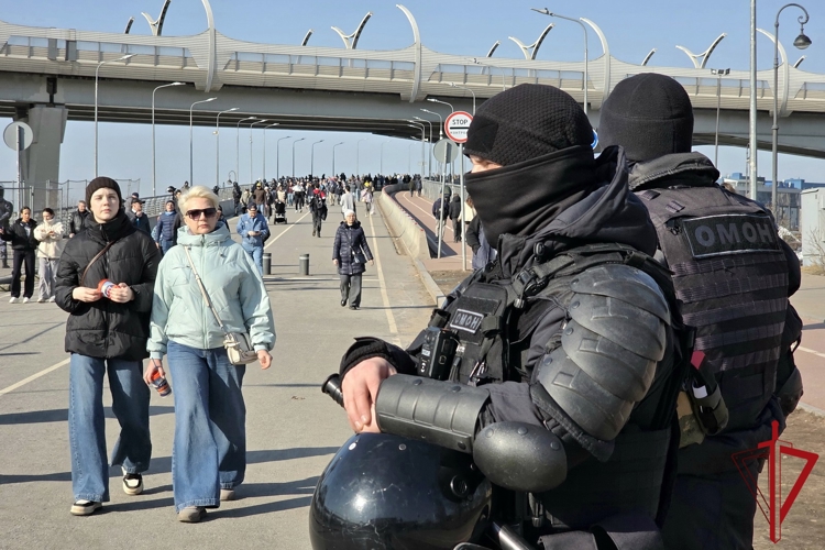 В Петербурге подразделения Росгвардии обеспечили правопорядок во время футбольного матча «Зенит» – «Спартак»