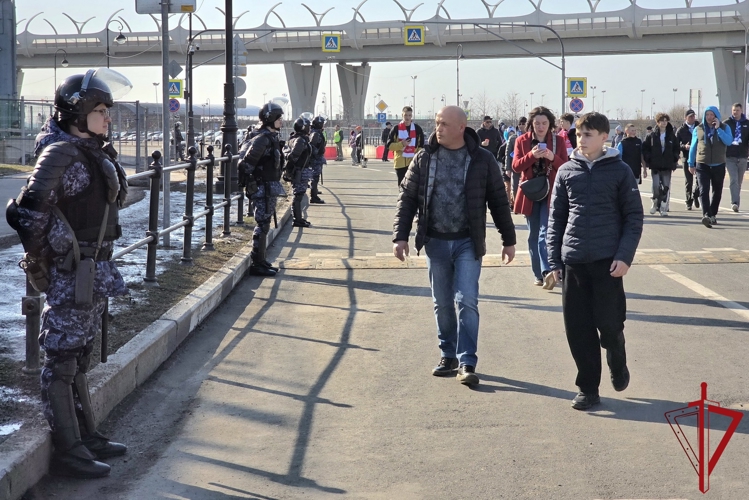 В Петербурге подразделения Росгвардии обеспечили правопорядок во время футбольного матча «Зенит» – «Спартак»