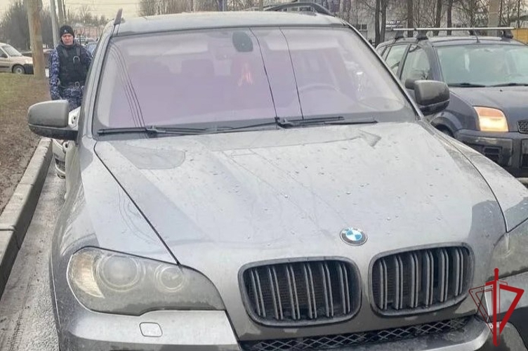 В Красногвардейском районе наряды Росгвардии оперативно обнаружили две разыскиваемые иномарки
