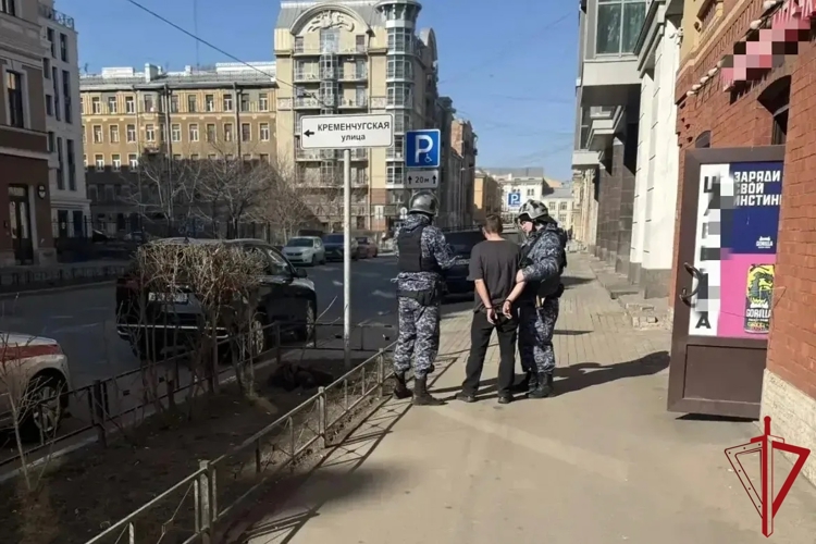 В Центральном районе наряд Росгвардии задержал правонарушителя, похитившего полушубок стоимостью 1,4 млн рублей