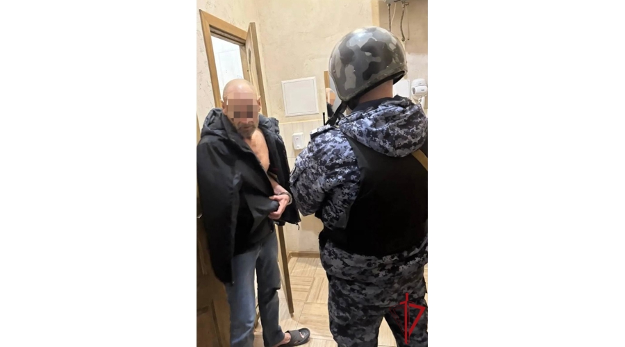 В Адмиралтейском районе сотрудники Росгвардии задержали нетрезвого дебошира, нарушавшего общественный порядок в отеле