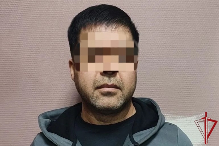 В Калининском районе сотрудники Росгвардии задержали иностранного гражданина, находившегося в федеральном розыске
