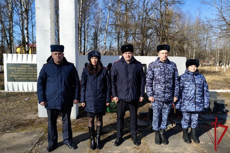 Во Всеволожском районе представители Росгвардии почтили память воинов 1-й стрелковой дивизии внутренних войск НКВД СССР