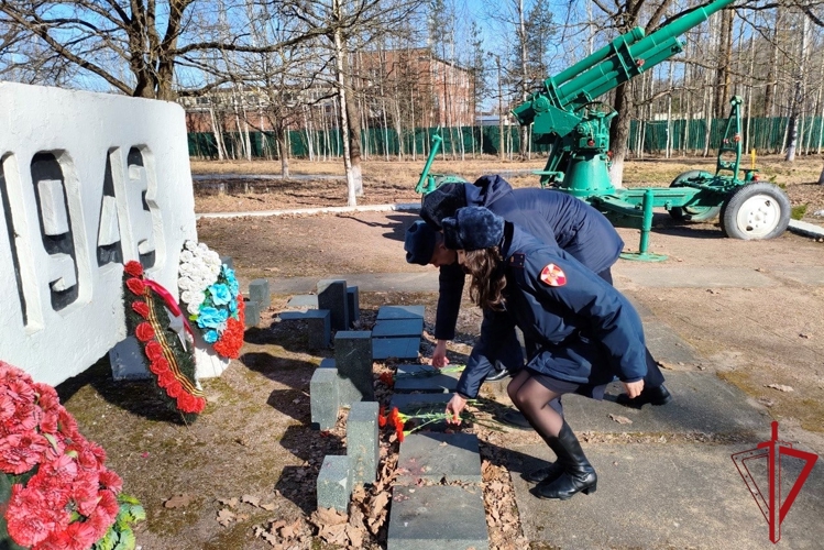 Во Всеволожском районе представители Росгвардии почтили память воинов 1-й стрелковой дивизии внутренних войск НКВД СССР