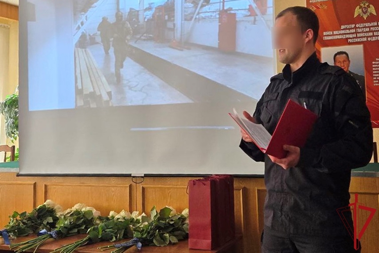 В транспортном ОМОН "Балтика" Росгвардии поздравили своих прекрасных коллег с Международным женским днём