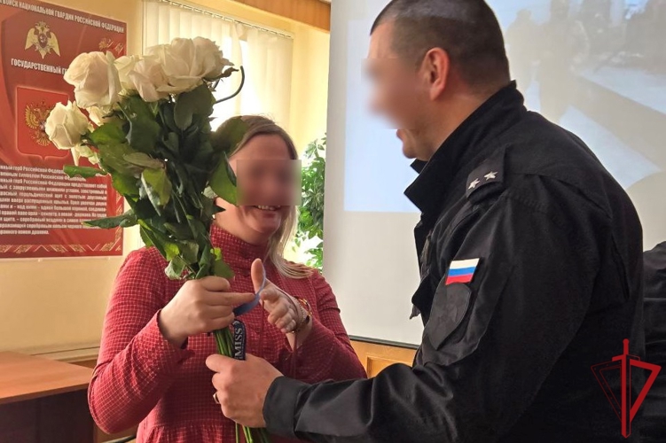 В транспортном ОМОН "Балтика" Росгвардии поздравили своих прекрасных коллег с Международным женским днём