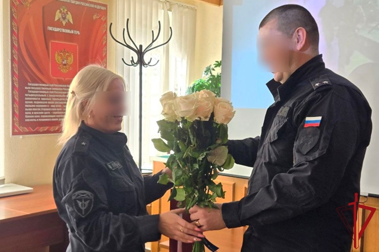 В транспортном ОМОН "Балтика" Росгвардии поздравили своих прекрасных коллег с Международным женским днём
