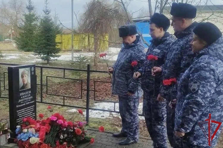 В Тосненском районе представители Росгвардии почтили память командира разведывательно-диверсионной группы управления НКВД