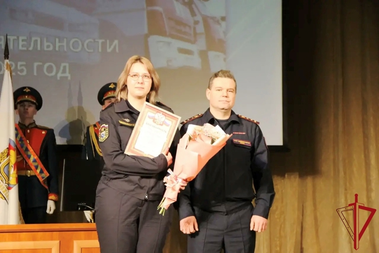 В Ленинградской области состоялось мероприятие, в рамках которого были награждены сотрудники Росгвардии