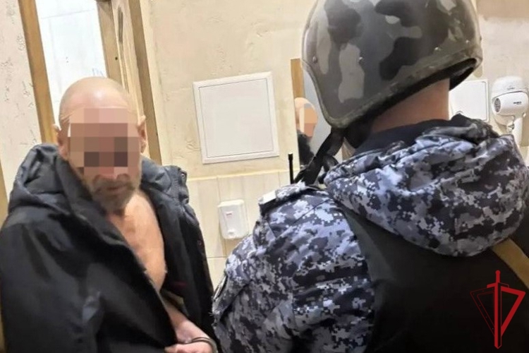 В Адмиралтейском районе сотрудники Росгвардии задержали нетрезвого дебошира, нарушавшего общественный порядок в отеле