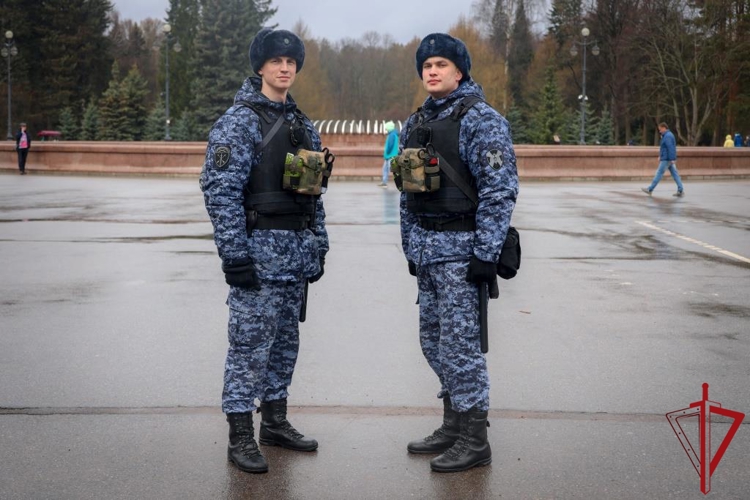 В Санкт-Петербурге сотрудники и военнослужащие Росгвардии обеспечили правопорядок при проведении футбольного матча "Зенит" - "Крылья Советов"
