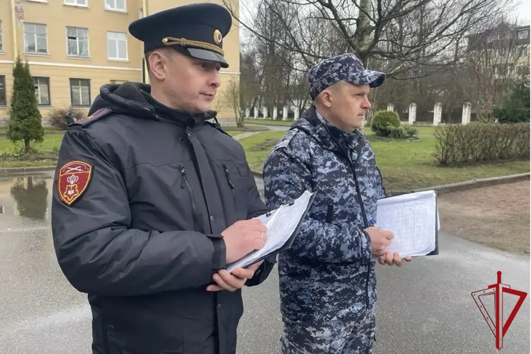 В Санкт-Петербурге представители Росгвардии осуществили судейство смотра-конкурса почетных караулов