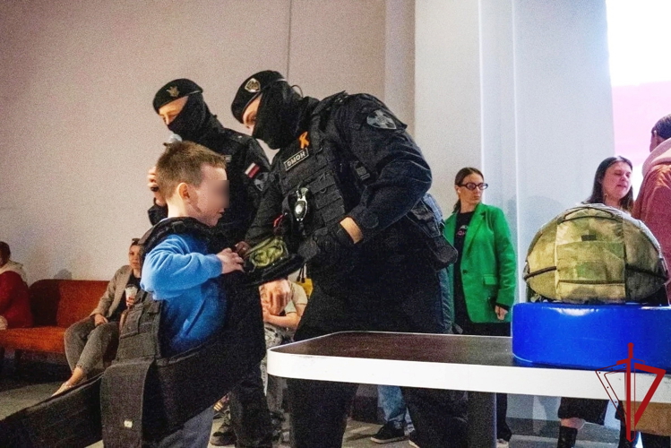 Интерактивная площадка ГУ Росгвардии стала одной из самых ярких площадок Фестиваля профессий для детей