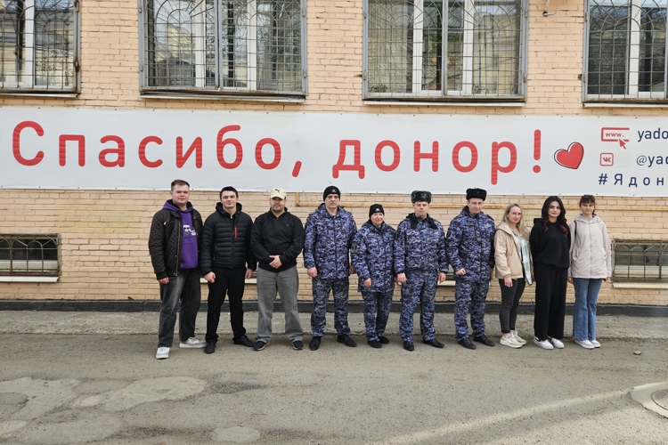 В Санкт-Петербурге сотрудники Росгвардии сдали кровь для пациентов городских больниц