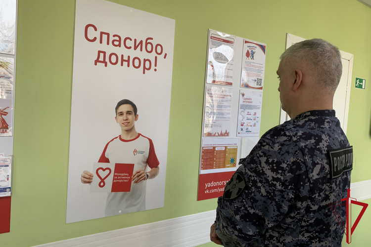 В Санкт-Петербурге сотрудники Росгвардии сдали кровь для пациентов городских больниц