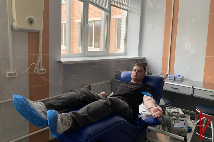 В Санкт-Петербурге сотрудники Росгвардии сдали кровь для пациентов городских больниц