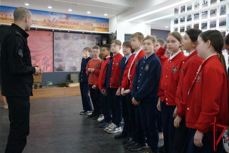 Учащиеся петербургского лицея посетили музей боевой славы ОМОН «Бастион» Росгвардии