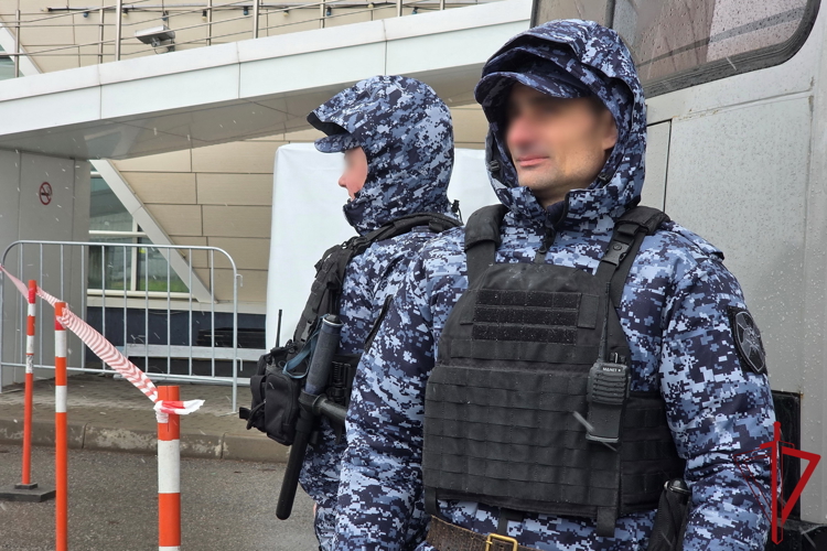 Подразделения Росгвардии обеспечили правопорядок при проведении футбольного матча "Зенит" - "Ахмат"