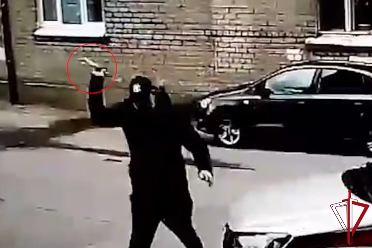 В Колпинском районе сотрудники Росгвардии задержали вооруженного ножом хулигана