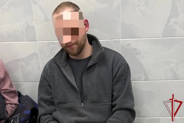 В Московском районе наряд Росгвардии задержал правонарушителя, избившего женщину на территории ЖК