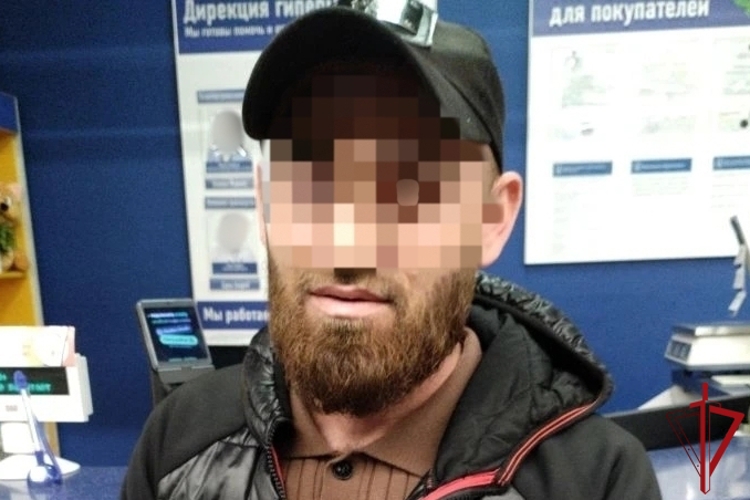 В Красногвардейском районе сотрудники Росгвардии задержали хулигана, угрожавшего мужчине пневматическим пистолетом в магазине