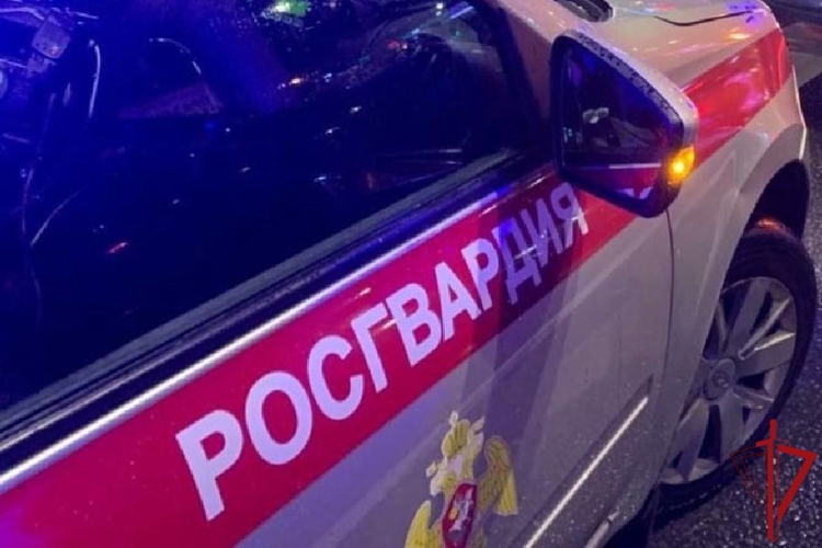 В Калининском районе росгвардейцы предотвратили пожар в заброшенном здании родильного дома