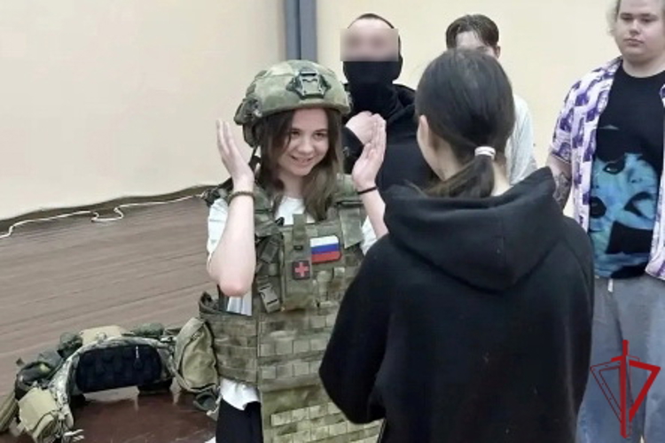 Урок мужества для учащихся петербургского колледжа провели сотрудники ОМОН «Бастион» Росгвардии